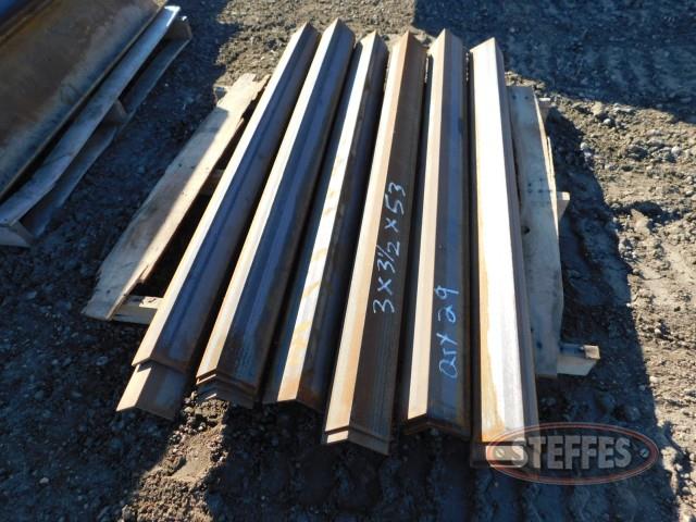 Pallet of (29) angle iron pieces-_1.jpg
